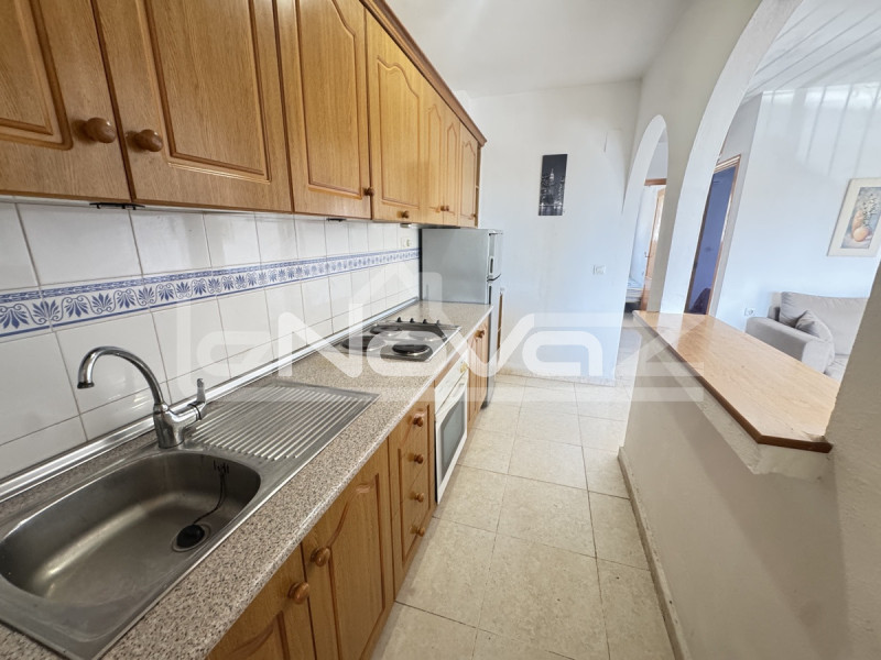 Ground-floor bungalow with garden and communal pool in Villamartín. #2052