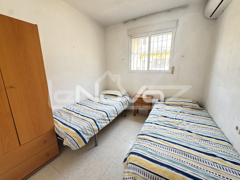 Ground-floor bungalow with garden and communal pool in Villamartín. #2052