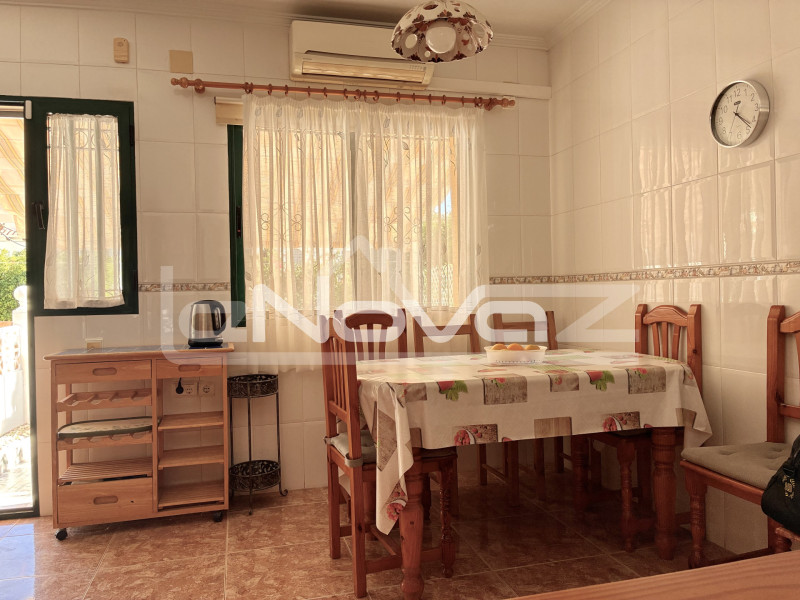 Long-term bungalow rental by the sea - Calle Mayor 12, La Zenia. #2056