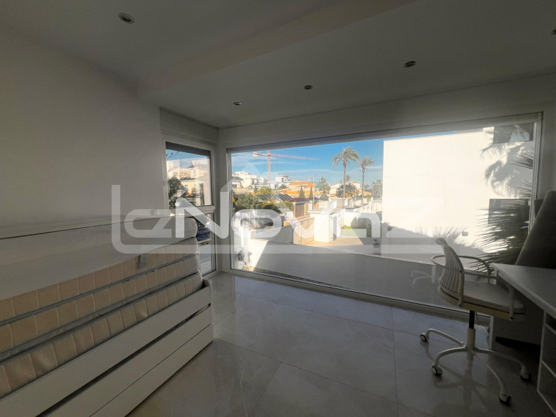 Magnifique villa à La Zenia – prête à emménager. #2069
