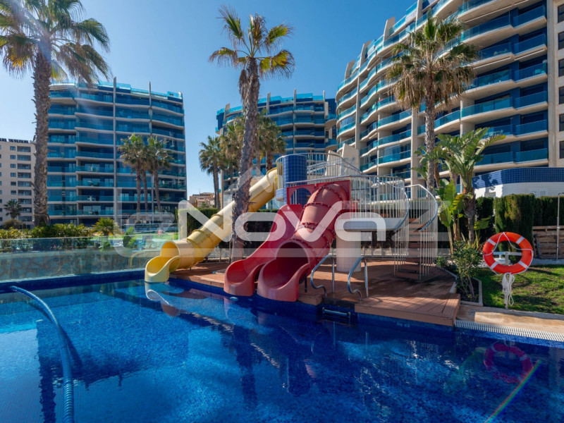 Appartement de luxe au cinquième étage avec balcons magnifiques et vue imprenable sur la Méditerranée. #2071