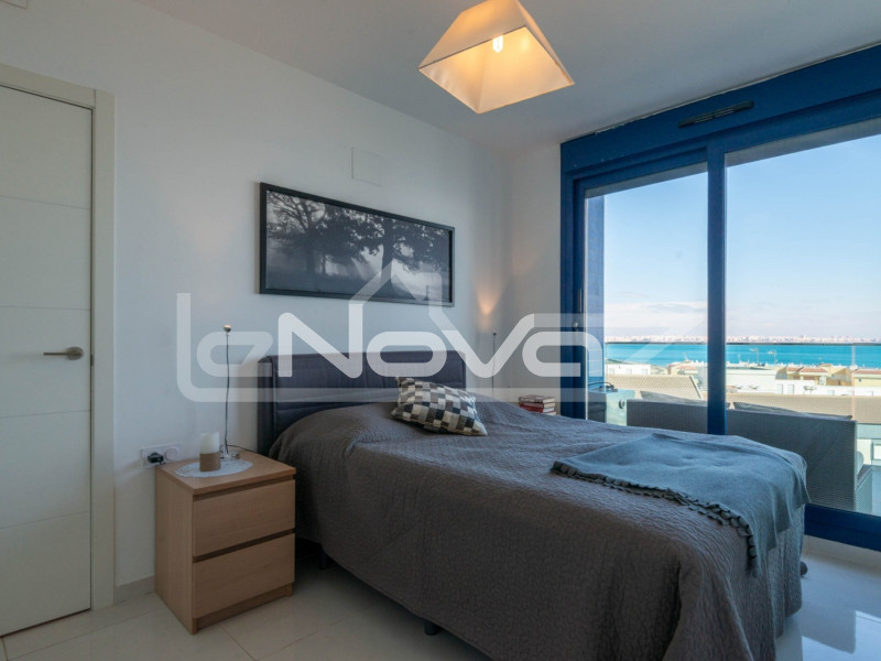 Appartement de luxe au cinquième étage avec balcons magnifiques et vue imprenable sur la Méditerranée. #2071