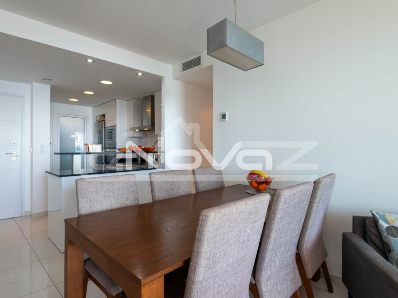 Appartement de luxe au cinquième étage avec balcons magnifiques et vue imprenable sur la Méditerranée. #2071