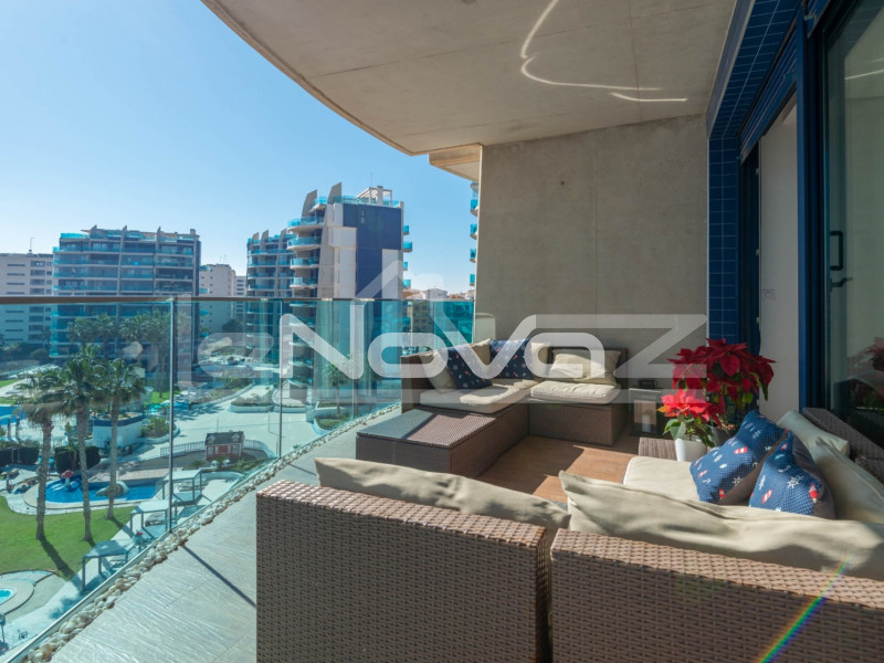 Appartement de luxe au cinquième étage avec balcons magnifiques et vue imprenable sur la Méditerranée. #2071