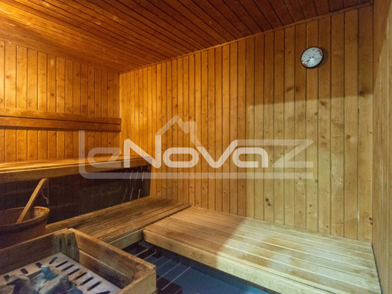 Appartement de luxe au cinquième étage avec balcons magnifiques et vue imprenable sur la Méditerranée. #2071