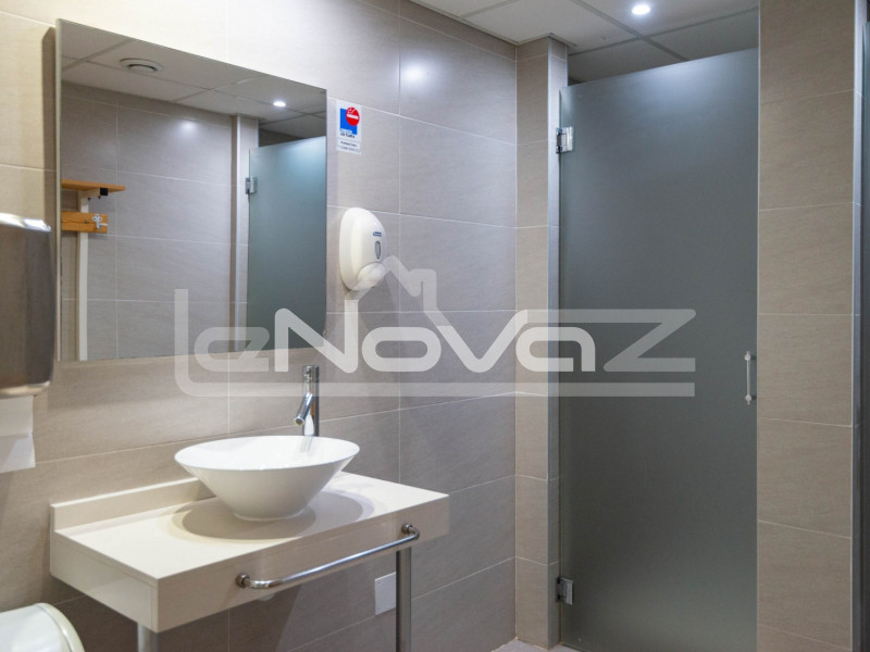 Appartement de luxe au cinquième étage avec balcons magnifiques et vue imprenable sur la Méditerranée. #2071