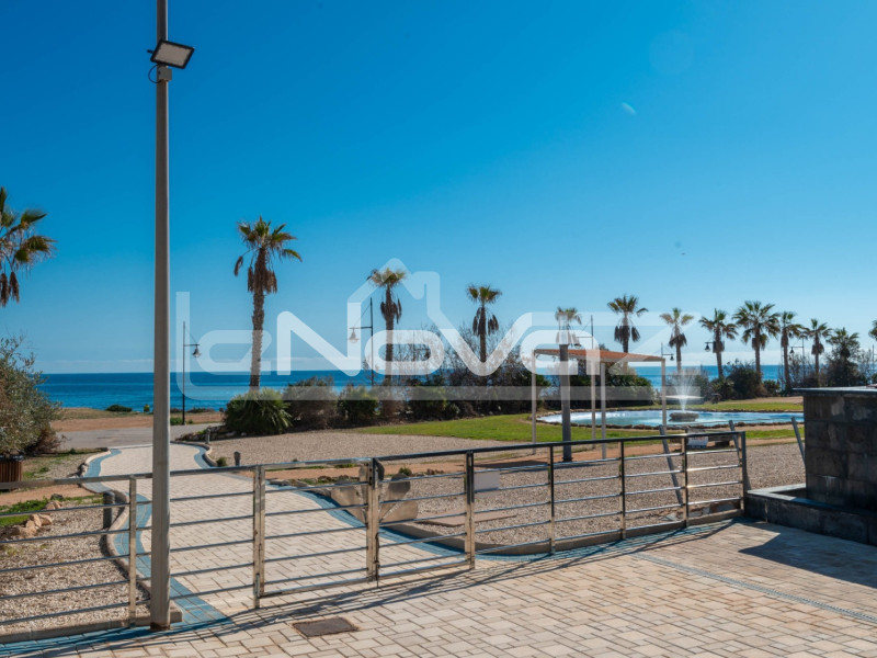 Appartement de luxe au cinquième étage avec balcons magnifiques et vue imprenable sur la Méditerranée. #2071
