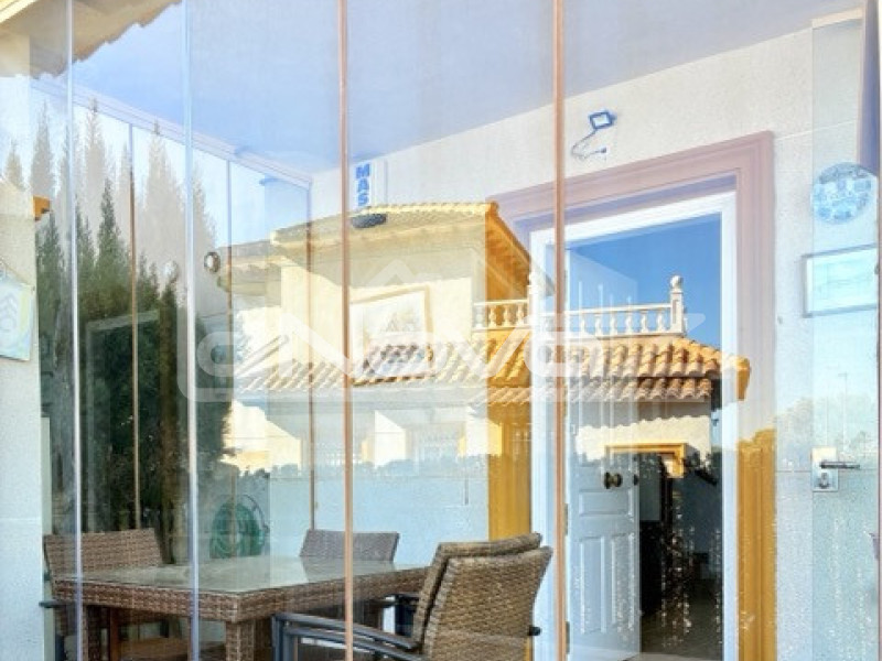 Háromszintes bungaló Lomas De Cabo Roigban. #2072