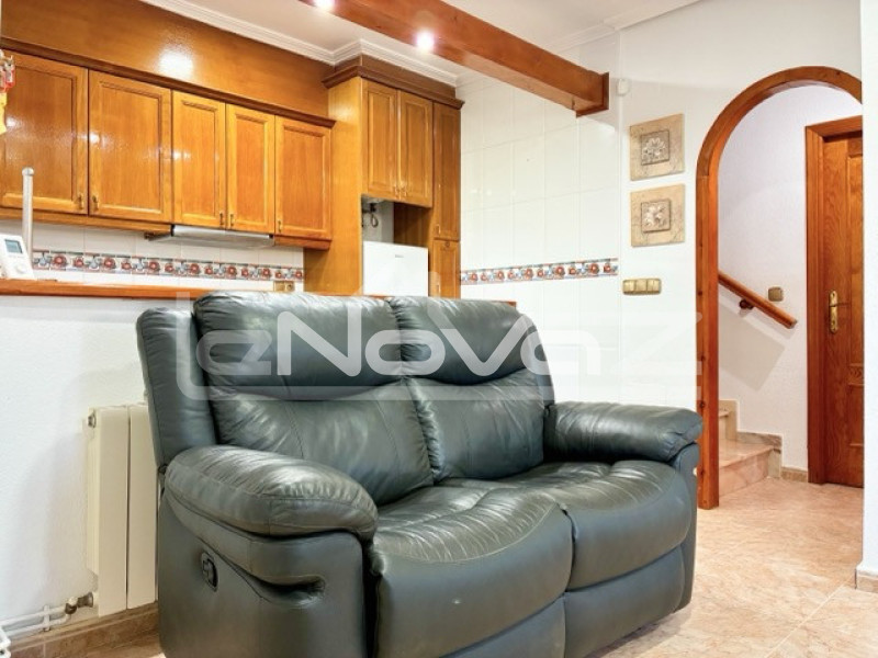 Háromszintes bungaló Lomas De Cabo Roigban. #2072