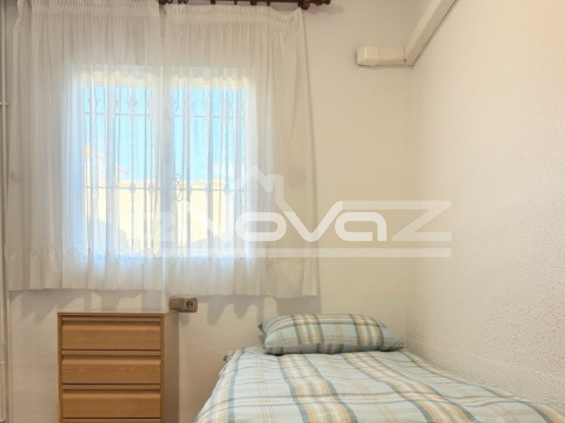 Háromszintes bungaló Lomas De Cabo Roigban. #2072