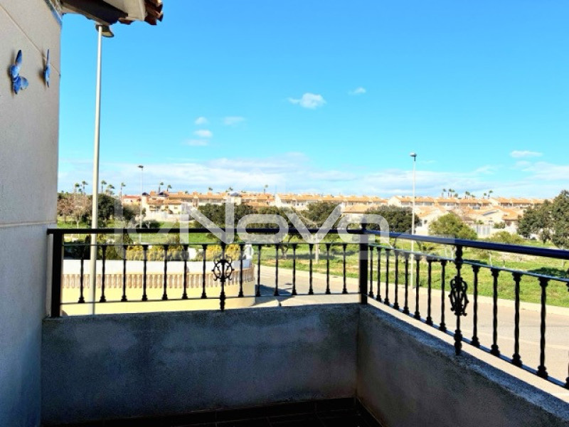 Háromszintes bungaló Lomas De Cabo Roigban. #2072