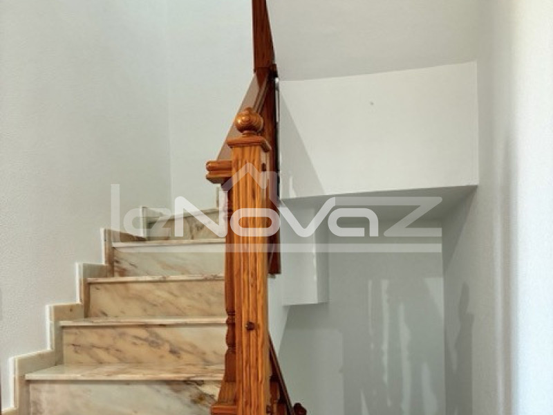 Háromszintes bungaló Lomas De Cabo Roigban. #2072