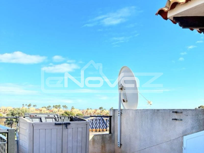 Háromszintes bungaló Lomas De Cabo Roigban. #2072