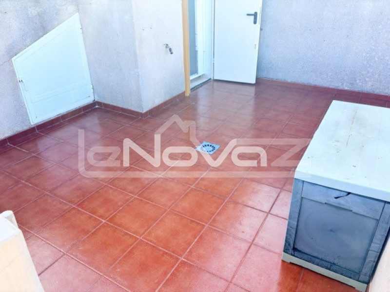 Háromszintes bungaló Lomas De Cabo Roigban. #2072