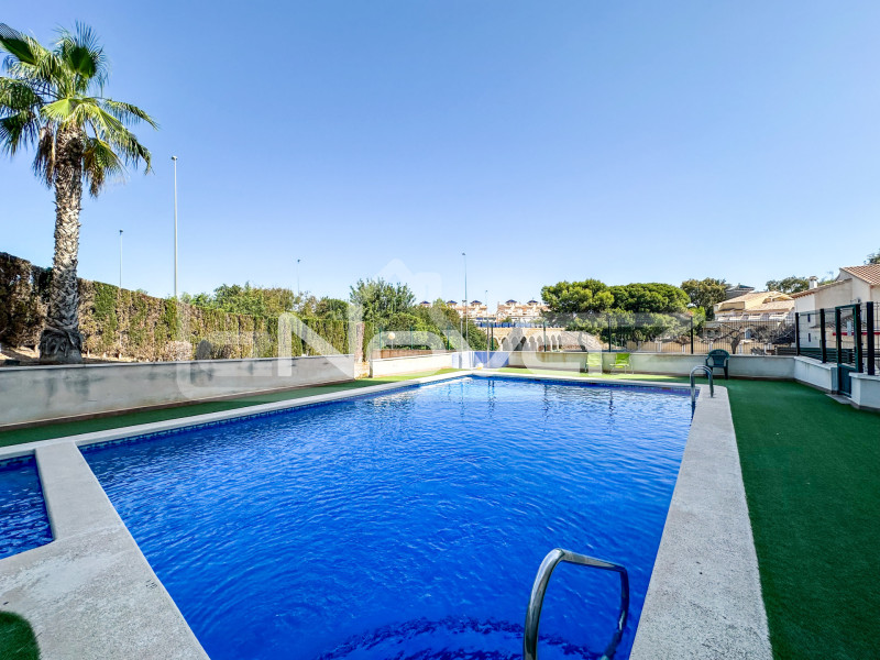 Пентхаус з 2 спальнями з видом на море в La Zenia. #2079