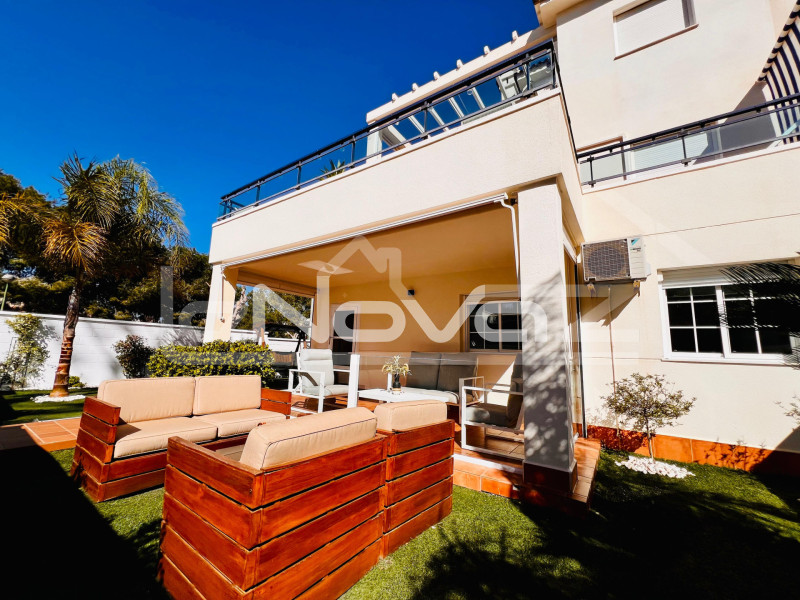 Світла кутова квартира на першому поверсі лише за 700 м від моря – Mil Palmeras. #2080