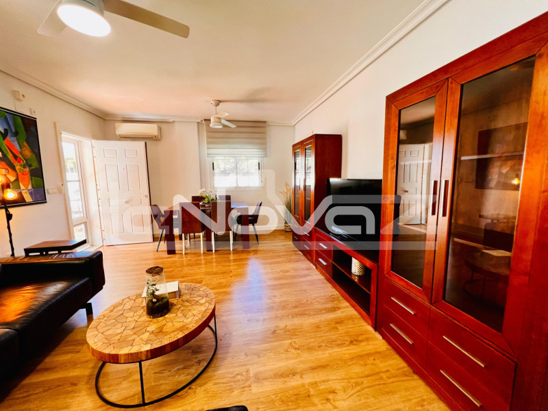 Світла кутова квартира на першому поверсі лише за 700 м від моря – Mil Palmeras. #2080