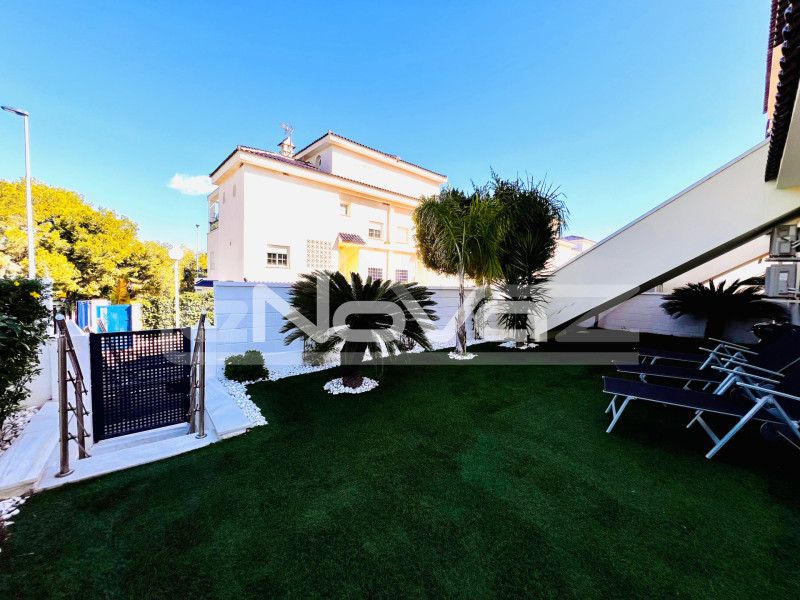 Світла кутова квартира на першому поверсі лише за 700 м від моря – Mil Palmeras. #2080