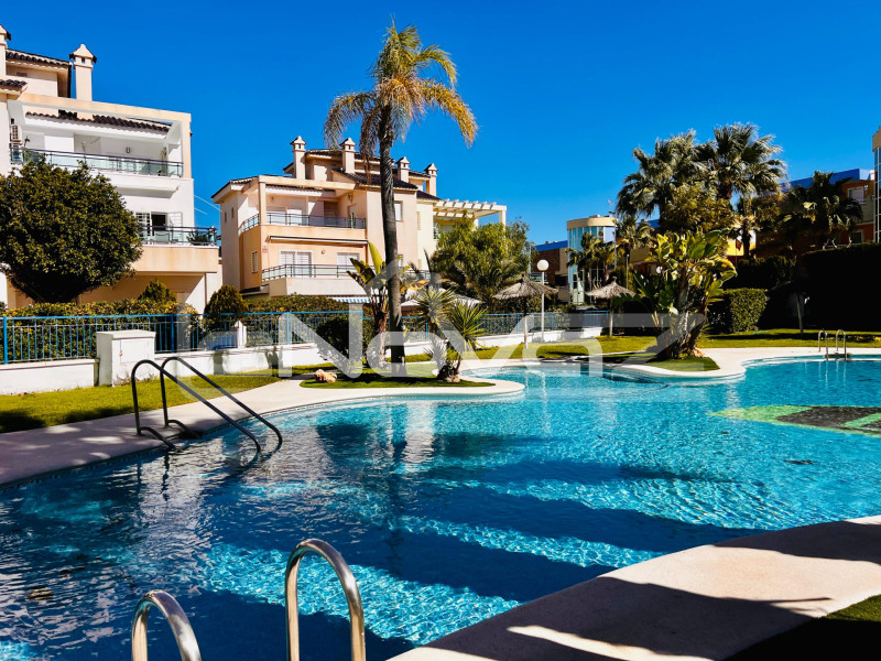 Світла кутова квартира на першому поверсі лише за 700 м від моря – Mil Palmeras. #2080