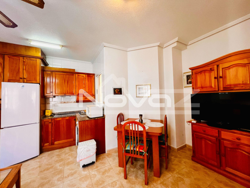 2-кімнатна квартира з басейном в центрі Торрев'єхи, поруч з парком Націонес. #2082