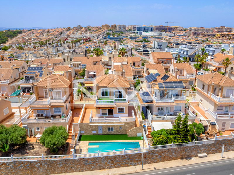 Villa négy hálószobával La Mata. #2088