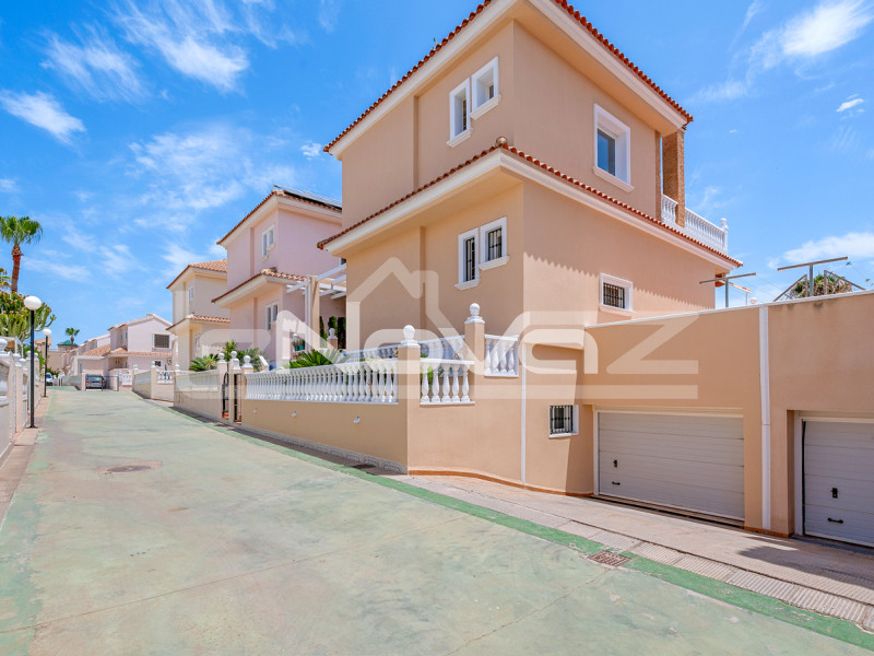 Villa négy hálószobával La Mata. #2088