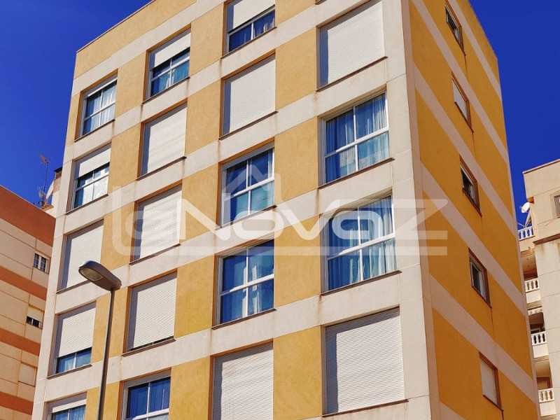 Апартаменти в Торрев'єсі, 10 хвилин пішки від зручностей та моря. #2092