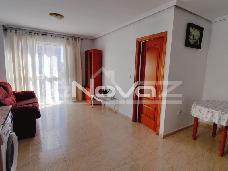 Апартаменти в Торрев'єсі, 10 хвилин пішки від зручностей та моря. #2092