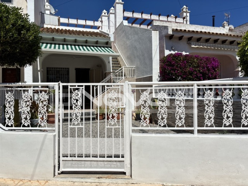 Бунгало з однією спальнею в Orihuela Costa Campoamor Golf. #2093