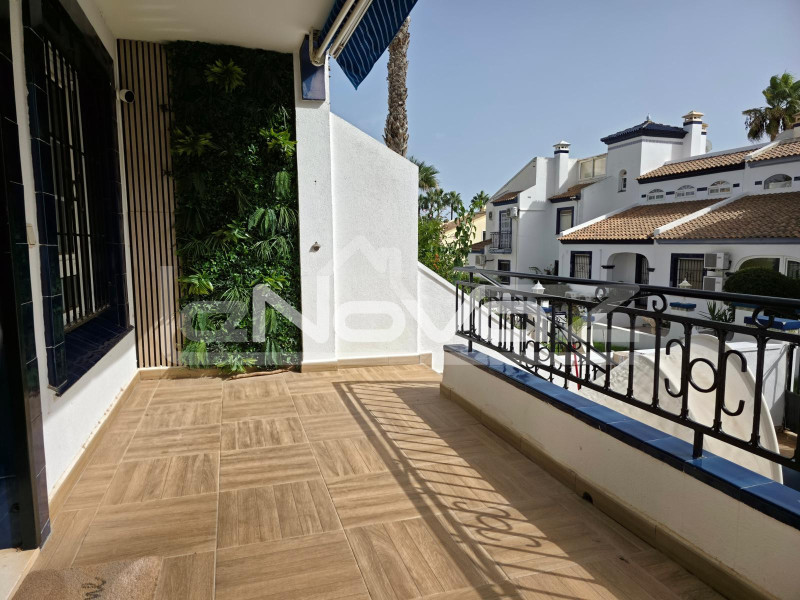 Неймовірний повністю відремонтований бунгало на першому поверсі в Лос-Дольсес. #2095