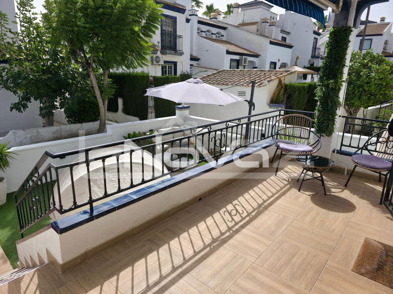 Неймовірний повністю відремонтований бунгало на першому поверсі в Лос-Дольсес. #2095