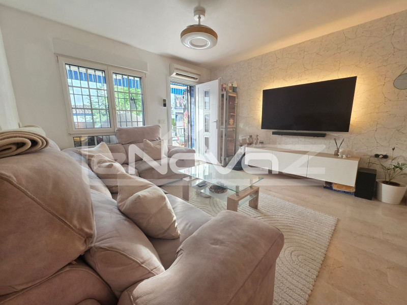 Неймовірний повністю відремонтований бунгало на першому поверсі в Лос-Дольсес. #2095