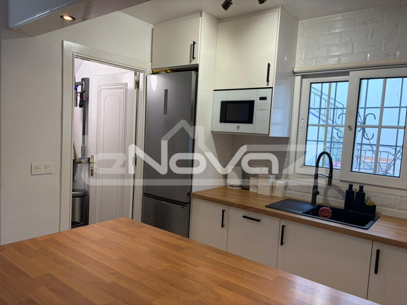 Неймовірний повністю відремонтований бунгало на першому поверсі в Лос-Дольсес. #2095