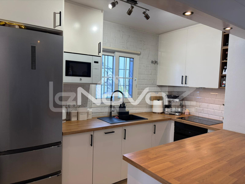 Неймовірний повністю відремонтований бунгало на першому поверсі в Лос-Дольсес. #2095