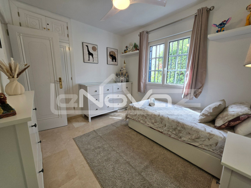 Неймовірний повністю відремонтований бунгало на першому поверсі в Лос-Дольсес. #2095