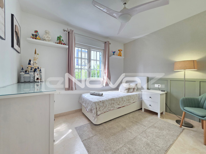 Неймовірний повністю відремонтований бунгало на першому поверсі в Лос-Дольсес. #2095