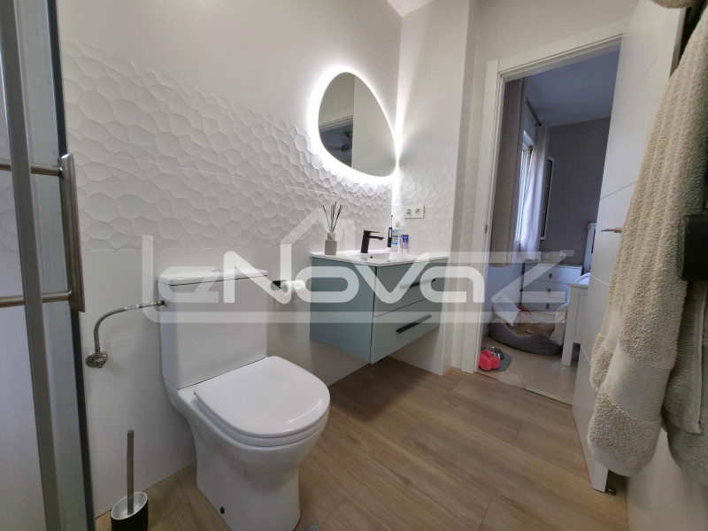 Неймовірний повністю відремонтований бунгало на першому поверсі в Лос-Дольсес. #2095