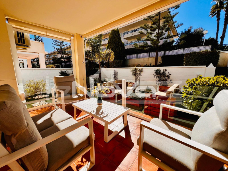 Сучасні апартаменти з трьома спальнями Mil Palmeras. #2096