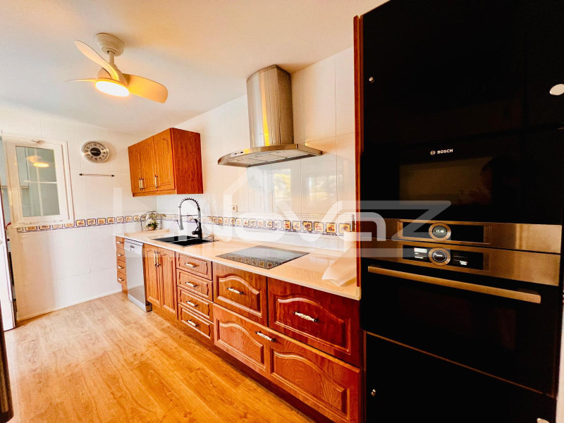 Сучасні апартаменти з трьома спальнями Mil Palmeras. #2096