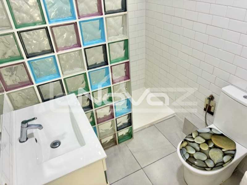 Wohnung im modernen Stil renoviert. #2098