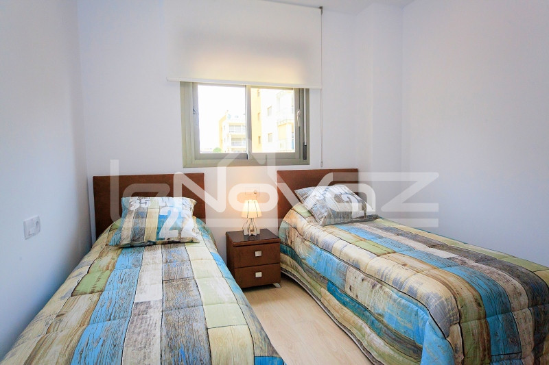 Апартаменты с двумя спальнями в Villamartin. #210