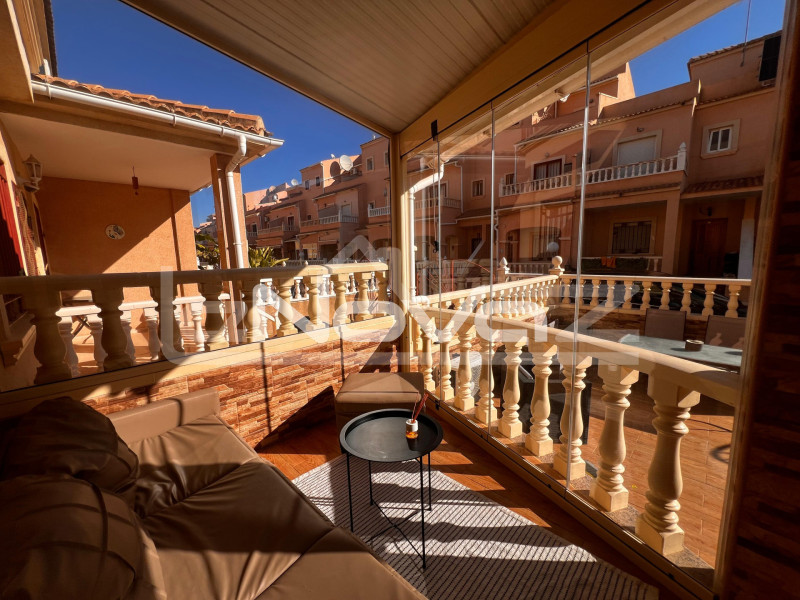 Magnifique maison de ville entièrement rénovée au cœur de Playa Flamenca. #2103