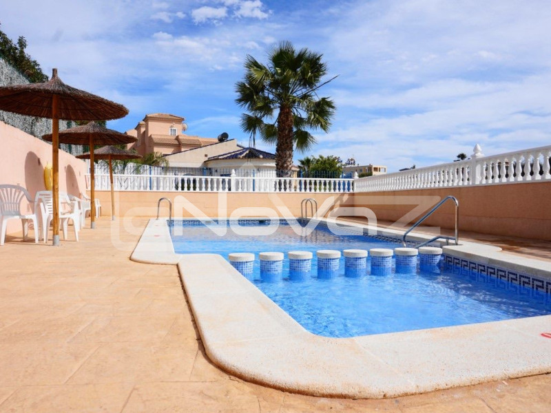 Magnifique maison de ville entièrement rénovée au cœur de Playa Flamenca. #2103