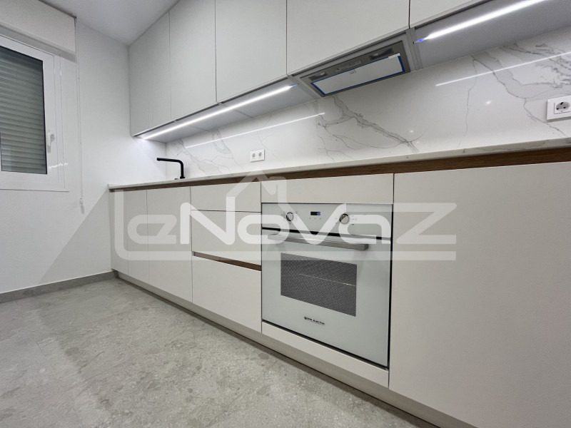 Appartement au rez-de-chaussée, entièrement rénové à Torrevieja. #2109