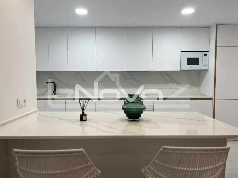 Appartement au rez-de-chaussée, entièrement rénové à Torrevieja. #2109