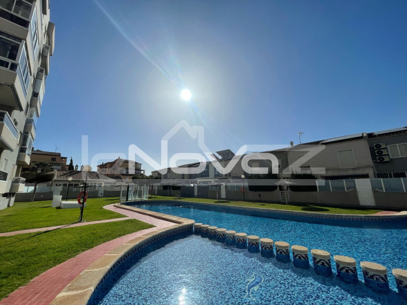Appartement au rez-de-chaussée, entièrement rénové à Torrevieja. #2109
