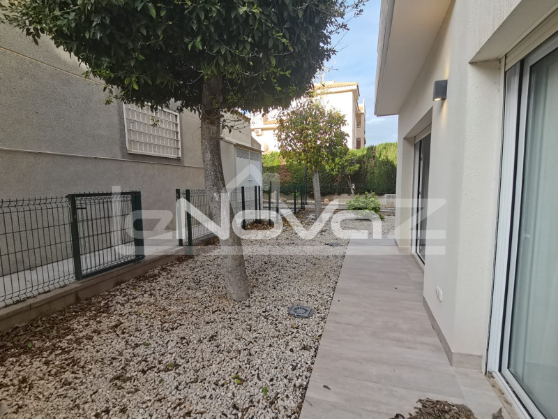 Appartement entièrement rénové au rez-de-chaussée à Torrevieja. #2110