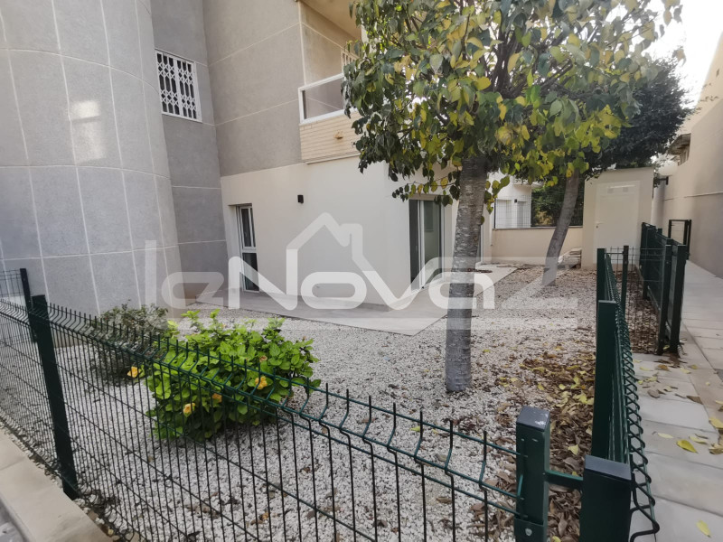 Appartement entièrement rénové au rez-de-chaussée à Torrevieja. #2110