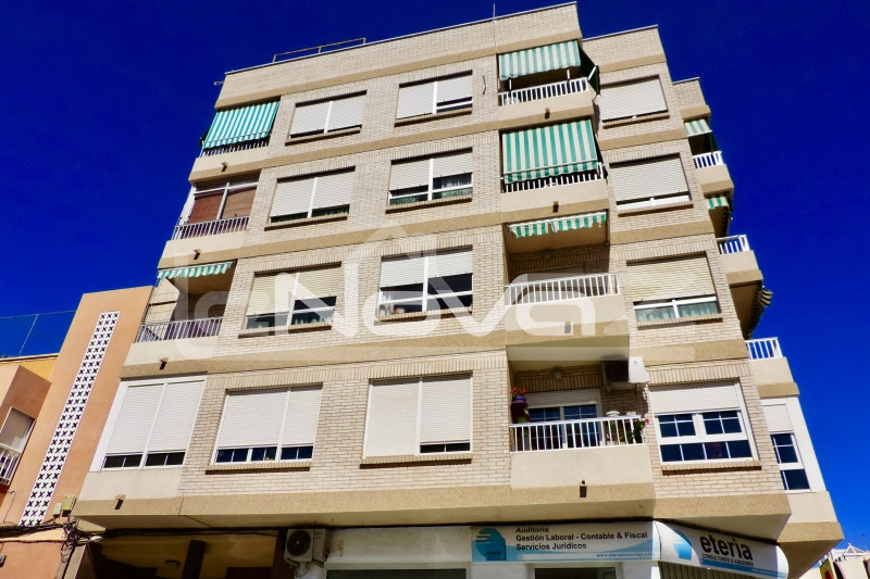 Апартаменты с тремя спальнями в Torrevieja. #228