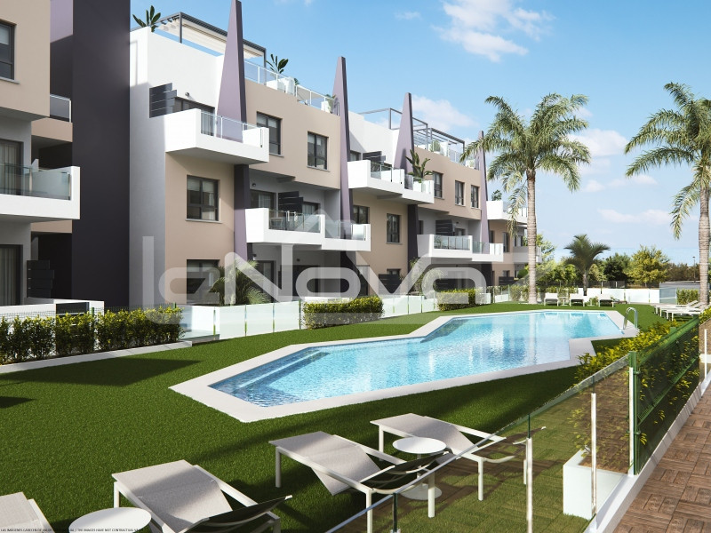 Apartments with three bedrooms in Mil Palmeras. #518